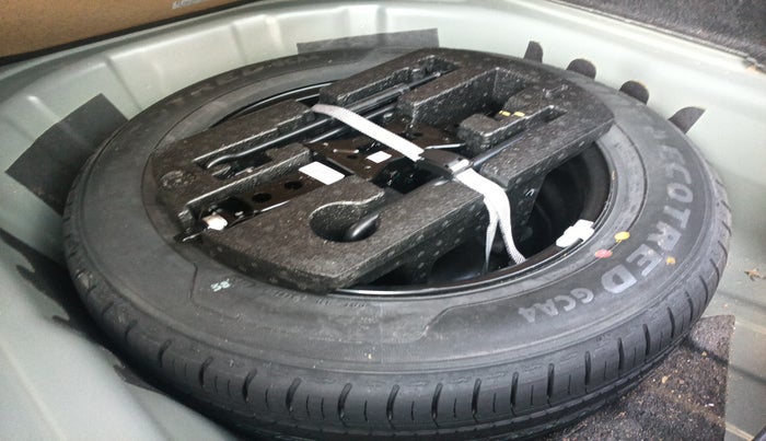 2023 Skoda SLAVIA AMBITION 1.0L TSI MT, Petrol, Manual, 11,530 km, tyre