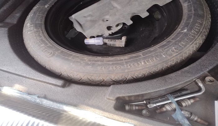 2017 Audi Q3 35 TDI Quattro, Diesel, Automatic, 1,23,162 km, tyre