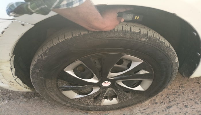 2016 Maruti Swift VXI, Petrol, Manual, 82,096 km, tyre