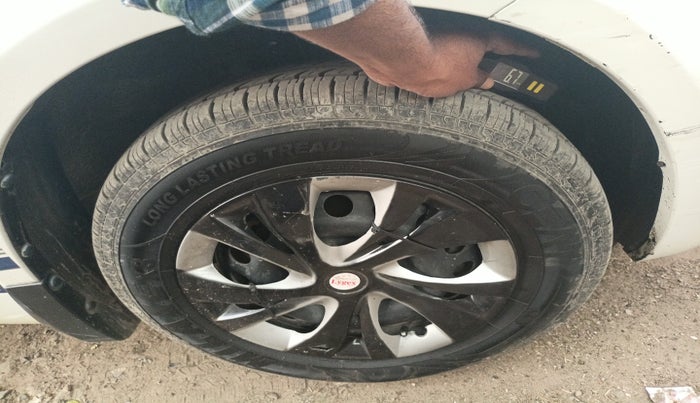 2016 Maruti Swift VXI, Petrol, Manual, 82,096 km, tyre