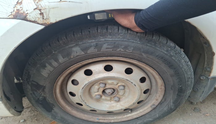 2016 Maruti Swift Dzire TOUR DIESEL, Diesel, Manual, 1,07,394 km, tyre