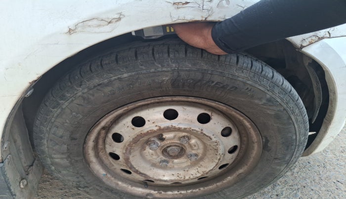 2016 Maruti Swift Dzire TOUR DIESEL, Diesel, Manual, 1,07,394 km, tyre