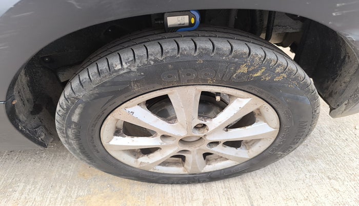 2018 Tata TIAGO NRG PETROL, Petrol, Manual, 78,106 km, tyre