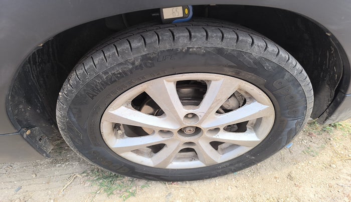 2018 Tata TIAGO NRG PETROL, Petrol, Manual, 78,106 km, tyre