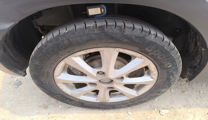 2018 Tata TIAGO NRG PETROL, Petrol, Manual, 78,106 km, tyre