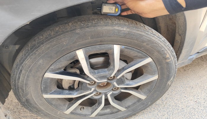 2018 Mahindra KUV 100 NXT K8 P 6 STR, Petrol, Manual, 66,108 km, tyre