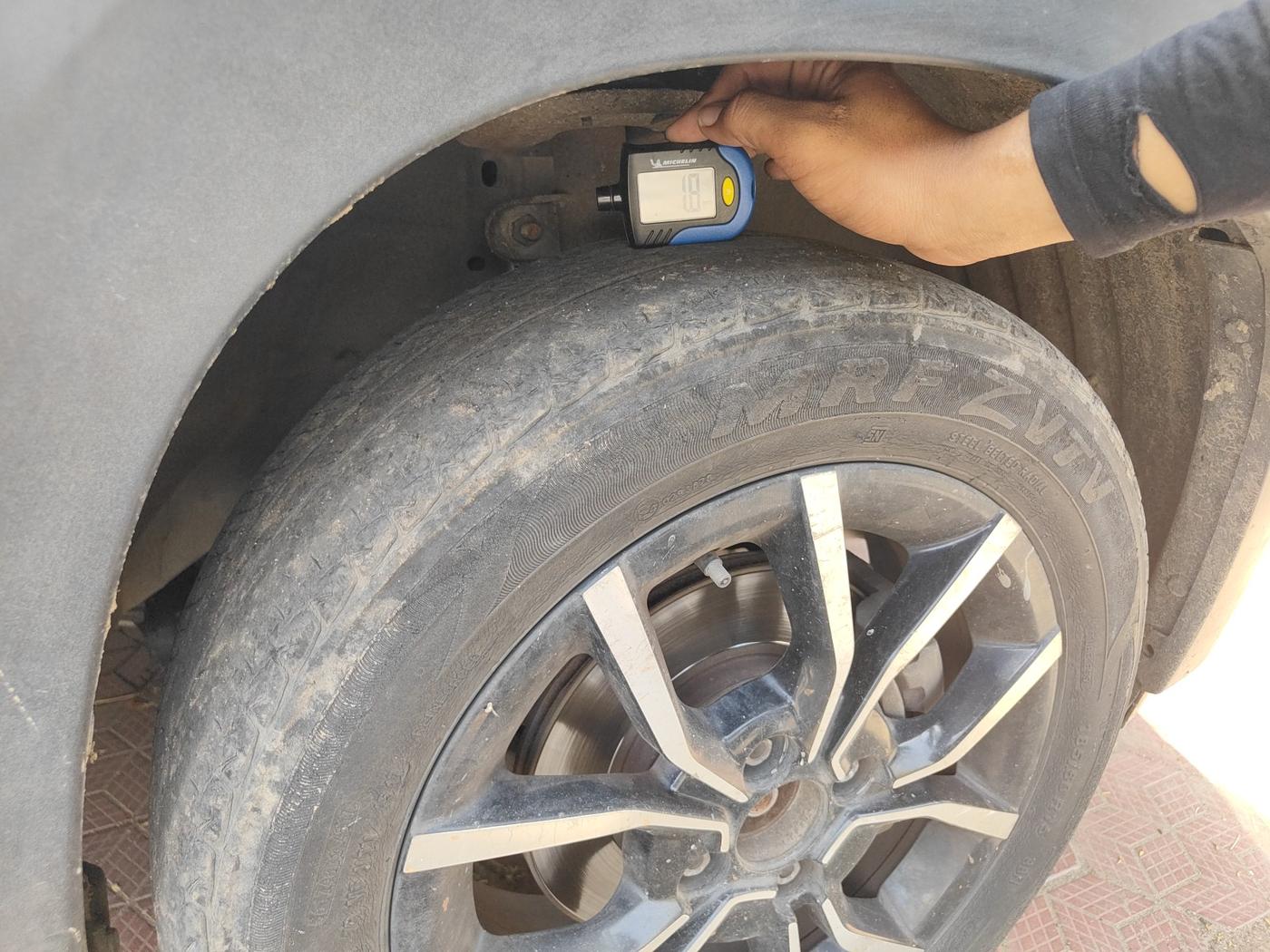 2018 Mahindra KUV 100 NXT K8 P 6 STR, Petrol, Manual, 66,108 km, tyre
