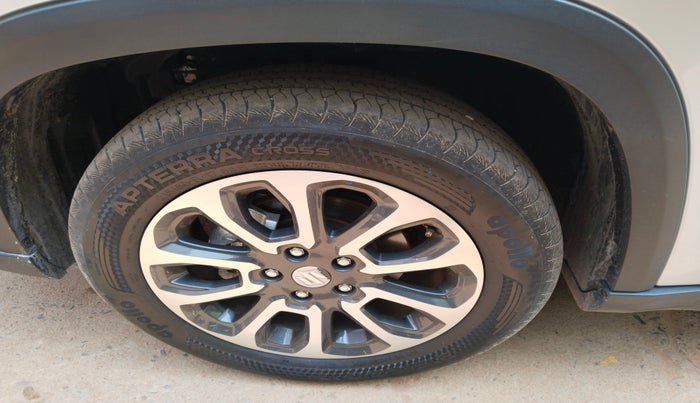 2024 Maruti Grand Vitara SIGMA SMART HYBRID, Petrol, Manual, 28,725 km, tyre