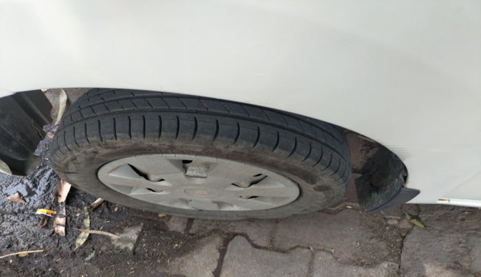 2017 Maruti Wagon R 1.0 LXI CNG, Petrol, Manual, 1,18,200 km, tyre