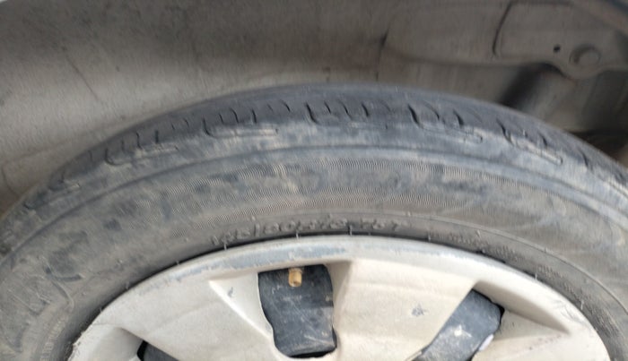 2017 Maruti Wagon R 1.0 LXI CNG, Petrol, Manual, 1,18,200 km, tyre