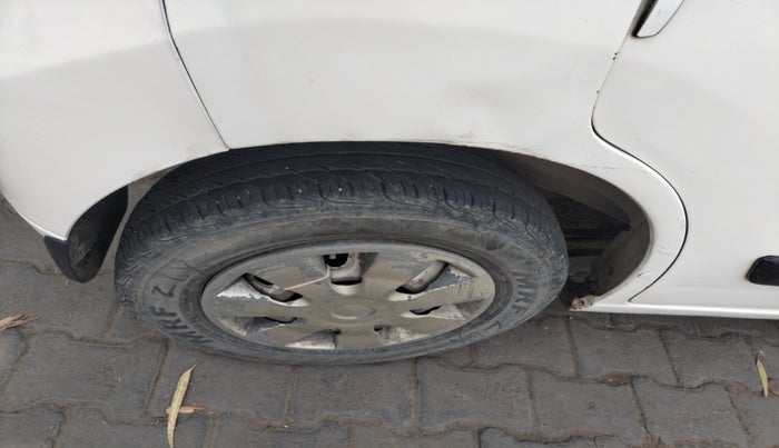 2017 Maruti Wagon R 1.0 LXI CNG, Petrol, Manual, 1,18,200 km, tyre