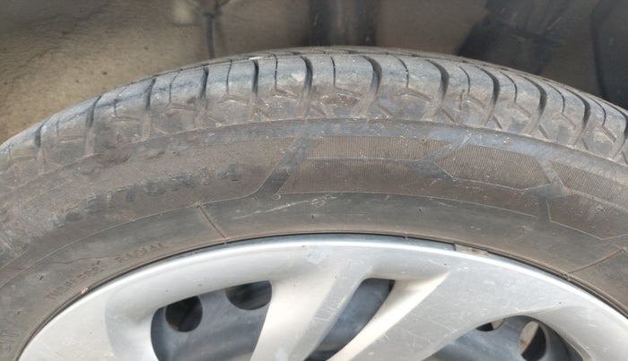 2021 Hyundai AURA S 1.2 CNG, Petrol, Manual, 70,191 km, tyre