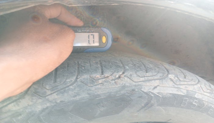 2012 Volkswagen Vento HIGHLINE DIESEL 1.6, Diesel, Manual, 1,01,717 km, tyre