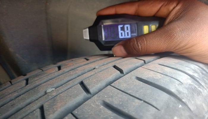 2021 Maruti Ertiga VXI CNG, Petrol, Manual, 74,970 km, tyre