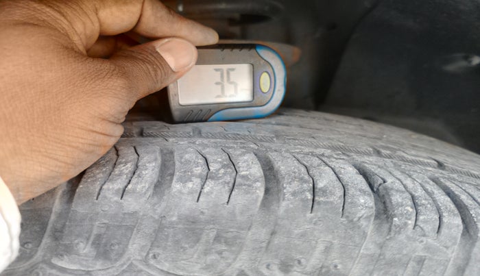 2017 Mahindra XUV500 W6, Diesel, Manual, 44,690 km, tyre