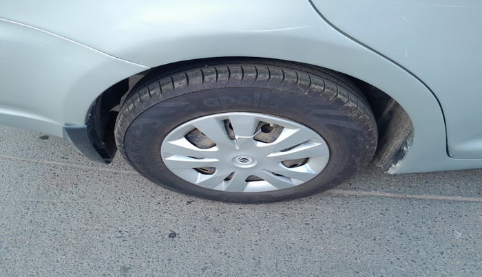2011 Maruti Swift Dzire VDI, Diesel, Manual, 1,45,499 km, tyre