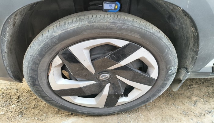 2021 Nissan MAGNITE XL, Petrol, Manual, 25,459 km, tyre