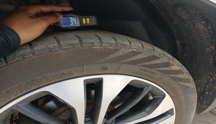 2022 MG HECTOR PLUS SHARP 1.5 PETROL TURBO HYBRID MT 6-STR, Petrol, Manual, 72,672 km, tyre