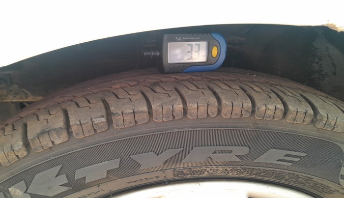 2010 Hyundai i10 ASTA 1.2 AT SUNROOF, Petrol, Automatic, 1,02,374 km, tyre