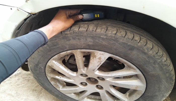 2013 Maruti Swift ZDI, Diesel, Manual, 1,09,187 km, tyre