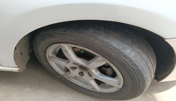 2013 Volkswagen Vento HIGHLINE PETROL AT, Petrol, Automatic, 1,10,353 km, tyre