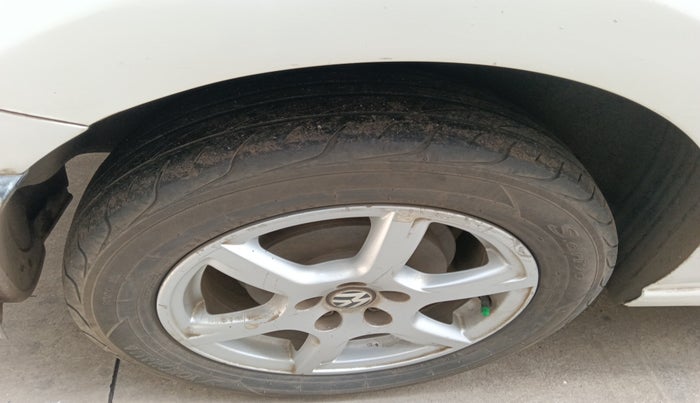 2013 Volkswagen Vento HIGHLINE PETROL AT, Petrol, Automatic, 1,10,353 km, tyre