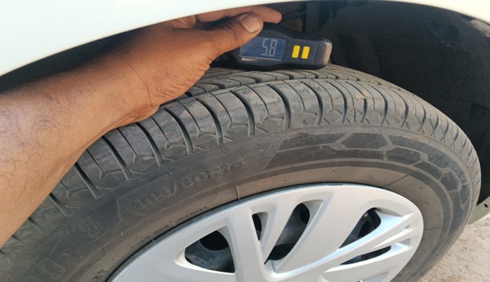 2015 Maruti Swift Dzire VDI ABS, Diesel, Manual, 1,16,560 km, tyre