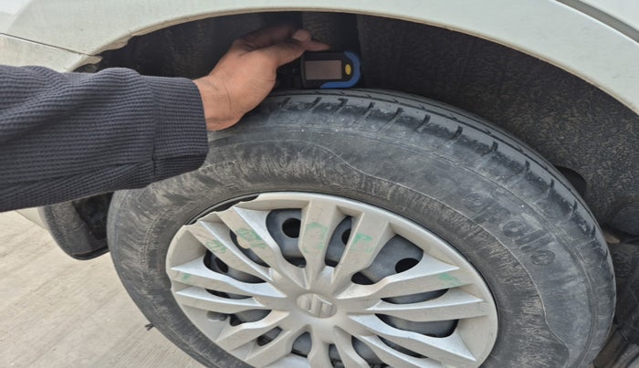 2021 Maruti Dzire VXI, Petrol, Manual, 27,832 km, tyre