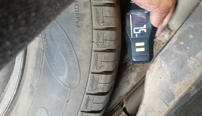 2017 Maruti Swift Dzire ZXI, Petrol, Manual, 70,076 km, tyre