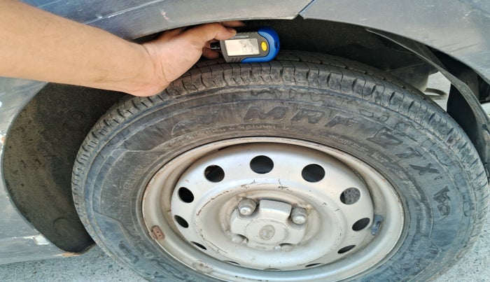 2011 Hyundai i10 ERA 1.1, Petrol, Manual, 1,13,491 km, tyre
