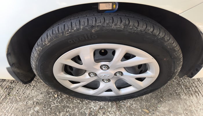 2017 Hyundai Grand i10 MAGNA AT 1.2 KAPPA VTVT, Petrol, Automatic, 14,224 km, tyre