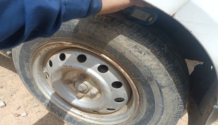 2011 Maruti Ritz LDI, Diesel, Manual, 2,00,000 km, tyre