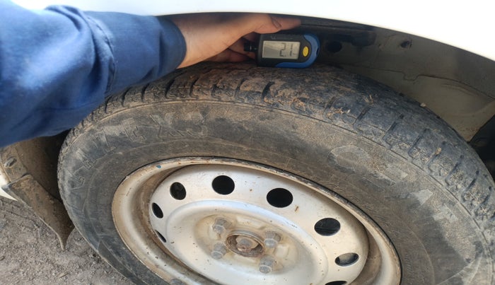 2011 Maruti Ritz LDI, Diesel, Manual, 2,00,000 km, tyre