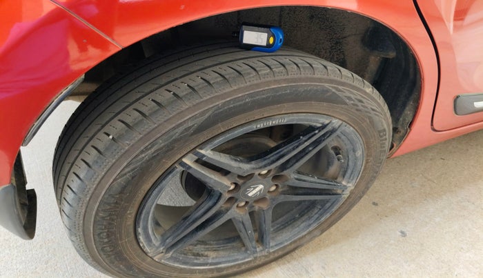 2018 Maruti Swift ZXI AMT, Petrol, Automatic, 61,819 km, tyre