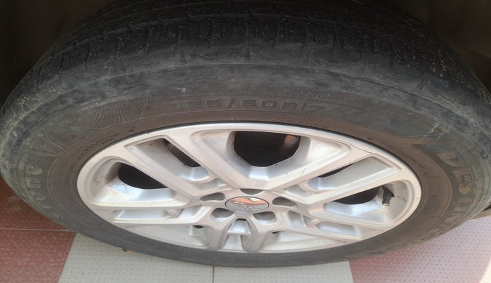 2019 Jeep Compass LIMITED 2.0 DIESEL, Diesel, Manual, 1,01,171 km, tyre