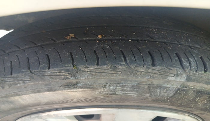 2011 Maruti Swift Dzire LDI, Diesel, Manual, 42,488 km, tyre