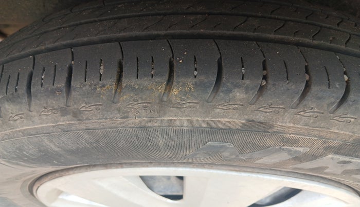 2011 Maruti Swift Dzire LDI, Diesel, Manual, 42,488 km, tyre