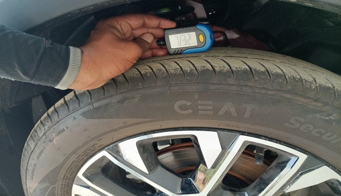 2024 CITROEN Basalt Max 1.2 Turbo Petrol MT, Petrol, Manual, 2,126 km, tyre