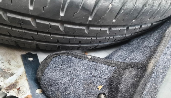 2017 Hyundai Grand i10 SPORTZ (O) 1.2 U2 CRDI, Diesel, Manual, 94,892 km, tyre