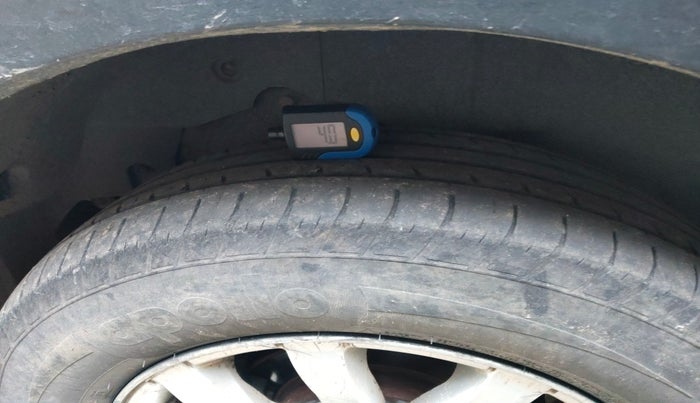 2017 Mahindra XUV500 W10, Diesel, Manual, 1,10,171 km, tyre