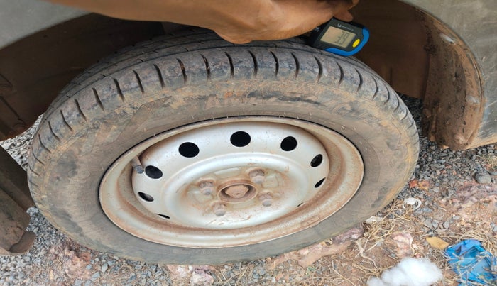 2012 Maruti Wagon R 1.0 LXI, Petrol, Manual, 2,80,858 km, tyre