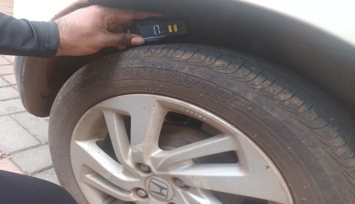 2016 Honda Jazz 1.5L I-DTEC VX, Diesel, Manual, 2,25,226 km, tyre