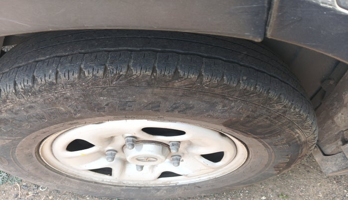 2018 Tata Hexa XE 4X2 6 STR, Diesel, Manual, 1,42,743 km, tyre