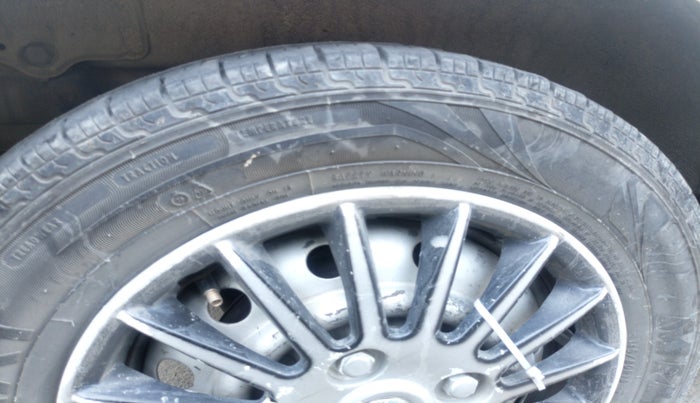 2016 Maruti Wagon R 1.0 LXI, Petrol, Manual, 1,07,267 km, tyre