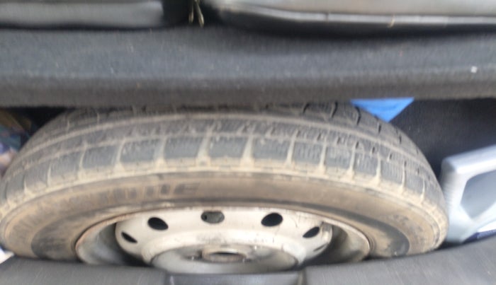 2016 Maruti Wagon R 1.0 LXI, Petrol, Manual, 1,07,267 km, tyre