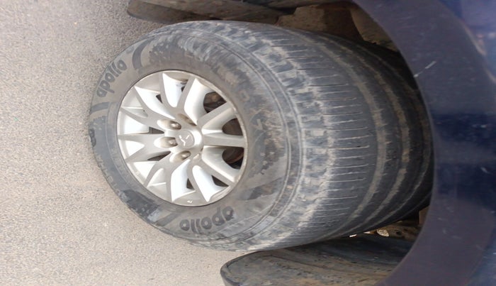 2015 Mitsubishi Pajero Sport 2.5 AT 4X2, Diesel, Automatic, 1,17,293 km, tyre