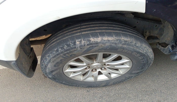 2015 Mitsubishi Pajero Sport 2.5 AT 4X2, Diesel, Automatic, 1,17,293 km, tyre