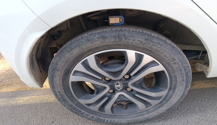2021 Tata Tiago XZ PETROL, Petrol, Manual, 23,739 km, tyre