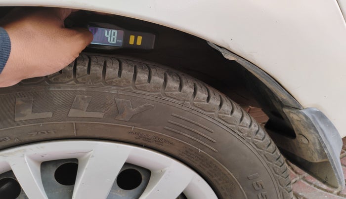 2015 Hyundai i10 SPORTZ 1.1, Petrol, Manual, 16,902 km, tyre