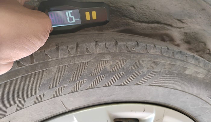 2015 Hyundai i10 SPORTZ 1.1, Petrol, Manual, 16,902 km, tyre